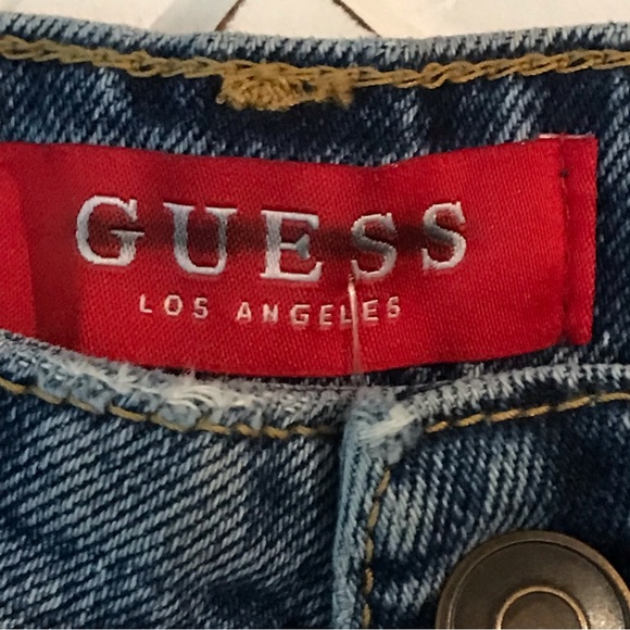NWOT Guess Women’s LA Monogram Denim Shorts Size 6 - Picture 4 of 6